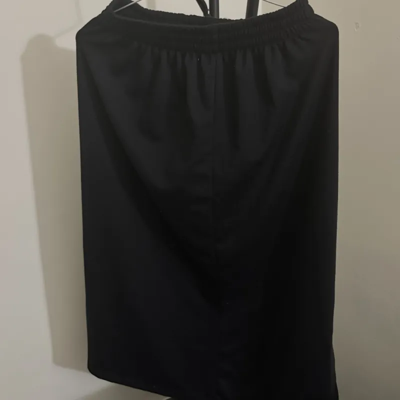 Chân váy maxi màu đen có cạp chun 791941