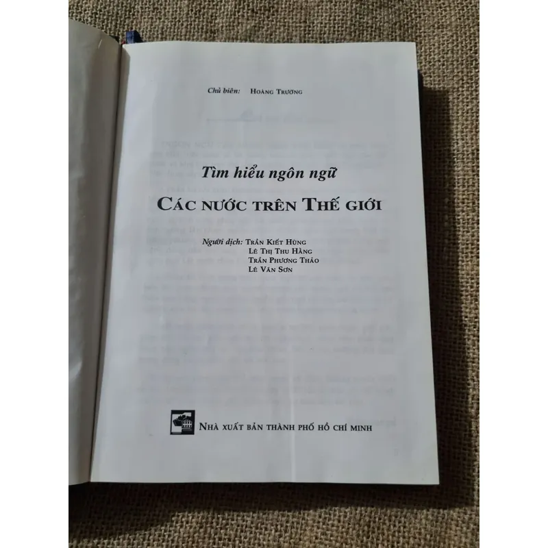 Tìm hiểu ngôn ngữ các nước trên thế giới -sách bìa cứng 604946