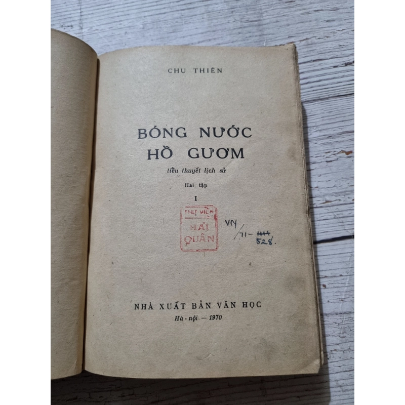 Bóng nước hồ Gươm| tiểu thuyết lịch sử| Chu Thiên| 1970 322382