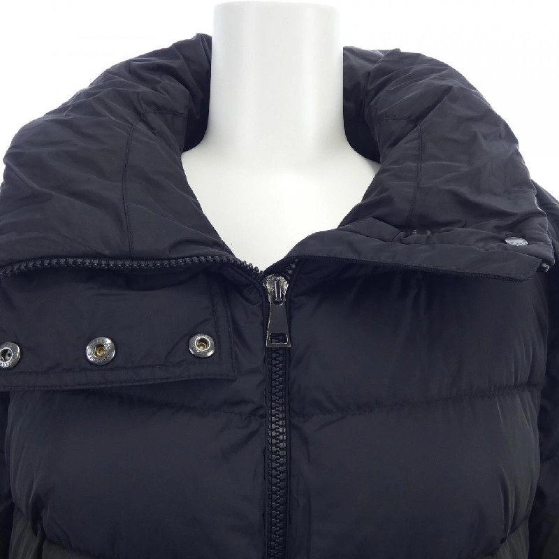 Áo khoác lông vũ MONCLER 640311