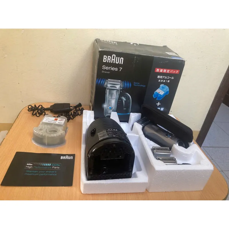 Máy cạo râu Braun Series 7 hàng like new nguyên hộp 3 lưỡi cạo 518125