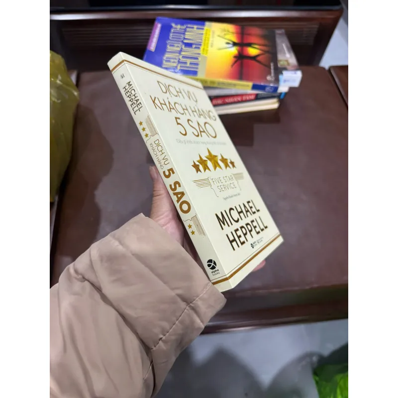 DỊCH VỤ KHÁCH HÀNG 5 SAO – MICHAEL HEPPELL- K5 1032932