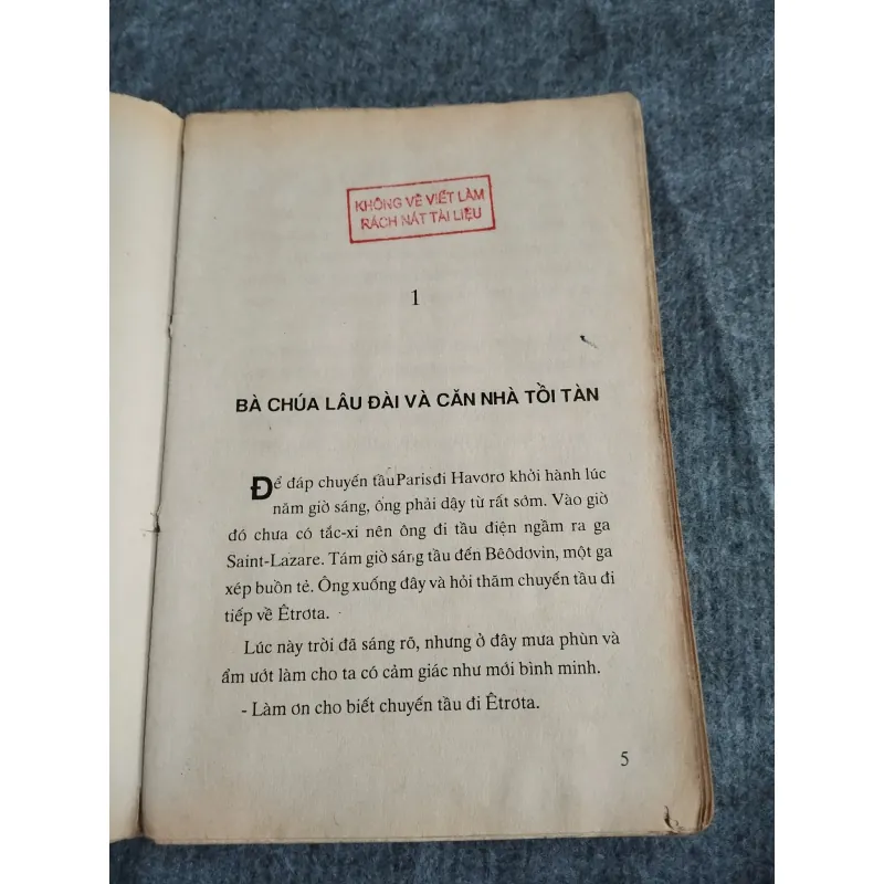 CHIẾC NHẪN MẶT NGỌC - GEORGES SIMENON 574617