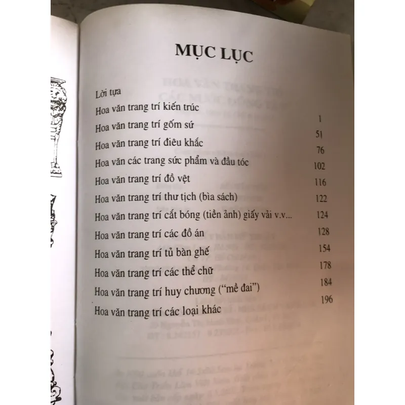 Hoa văn trang trí các Đông Tây 728286