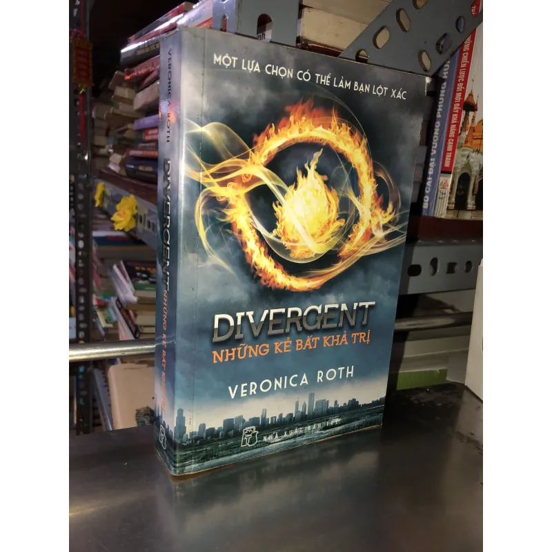 Divergent những kẻ bất khả trị - Veronica Roth 993044