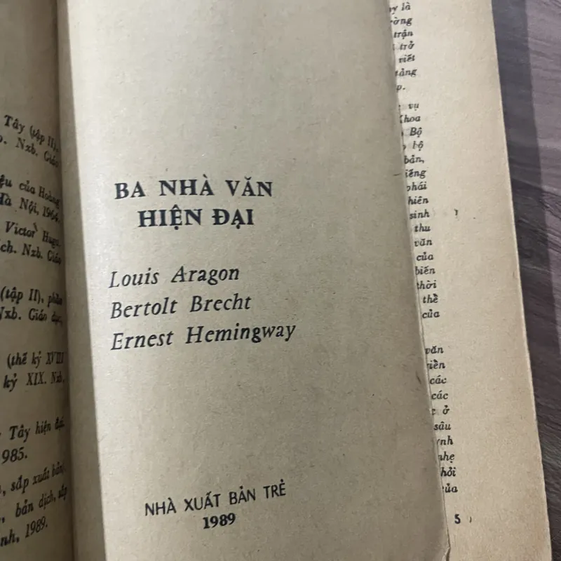 BA NHÀ VĂN HIỆN ĐẠI: Louis Aragon- Bertolt Brecht- Ernest Hemingway 747993