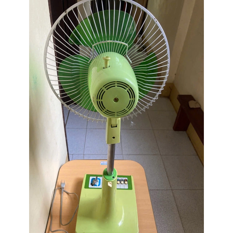 Quạt lửng Nhật hiệu Nec cánh 30cm cao 80cm điện 100v 443520