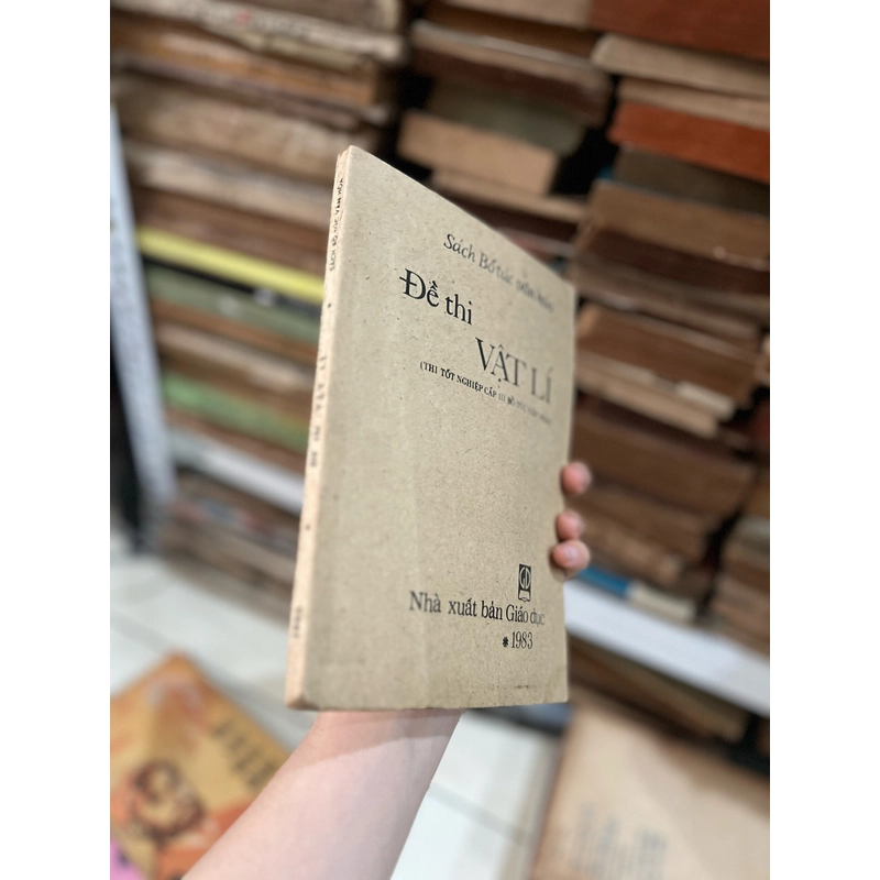 Đề thi vật lý , thi tốt nghiệp cấp 3 1983 476133