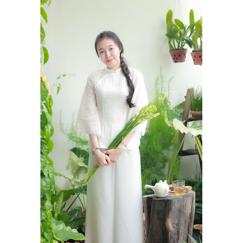 Bộ đồ lam đi chùa áo tơ thêu hoa màu kem, quần lụa size L 144482