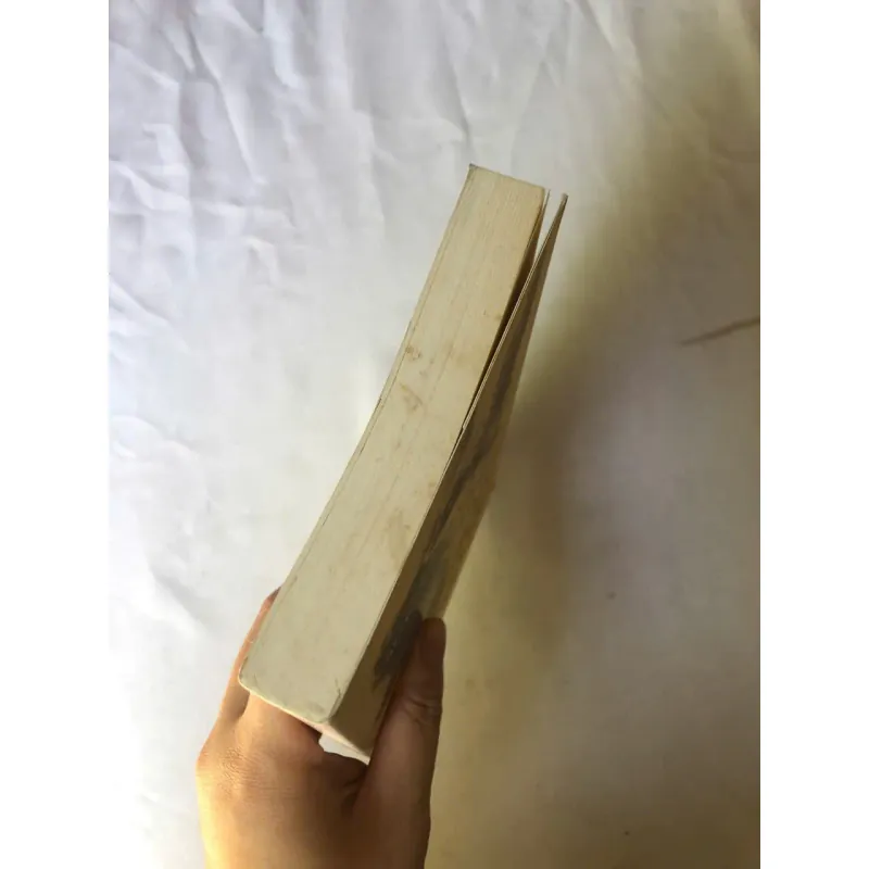 Sách đã qua sử dụng Chó Trắng - Romain Gary 1001923