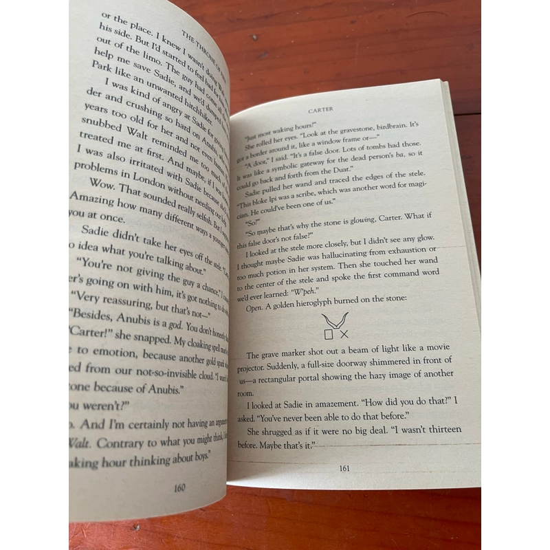 The throne of fire Rick Riordan 539577