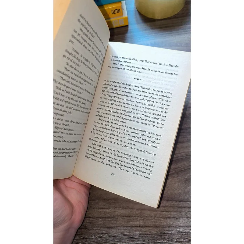 MELVYN BRAGG: CROSSING THE LINES (Preloved books) 722755