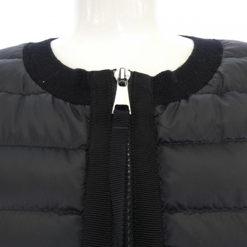 Moncler MONCLER 20939B51000 Áo khoác lông 627949