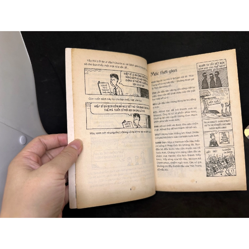 [Phiên Chợ Sách Cũ] Horrible Histories - Thời Trung Cổ, Mới 80% (ố vàng) 2015 - Terry Deary H1004-SBM 1018019