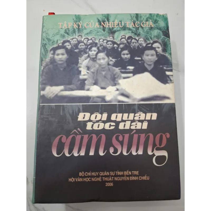 Đội Quân Tóc Dài Cầm Súng – Nhiều tác giả 642565
