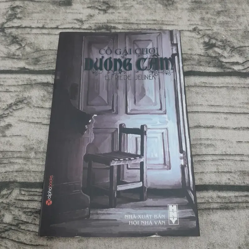 Cô gái chơi Dương Cầm. Elfriede Jelinek 681829