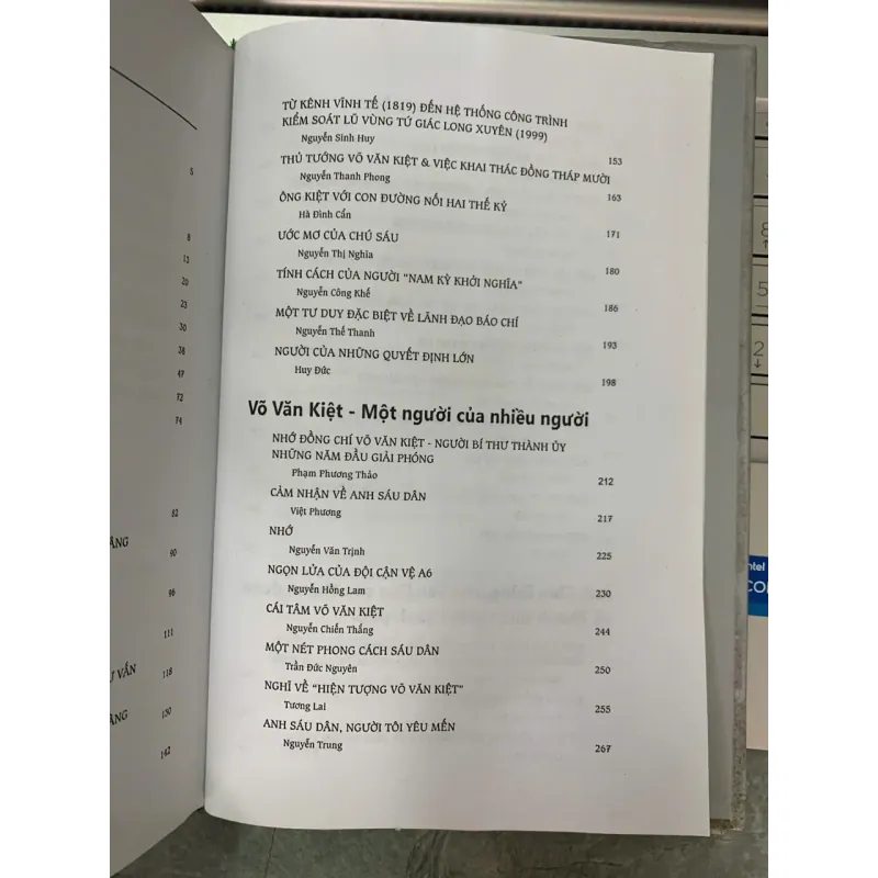 VÕ VĂN KIỆT NGƯỜI THẮP LỬA - NHIỀU TÁC GIẢ 699564