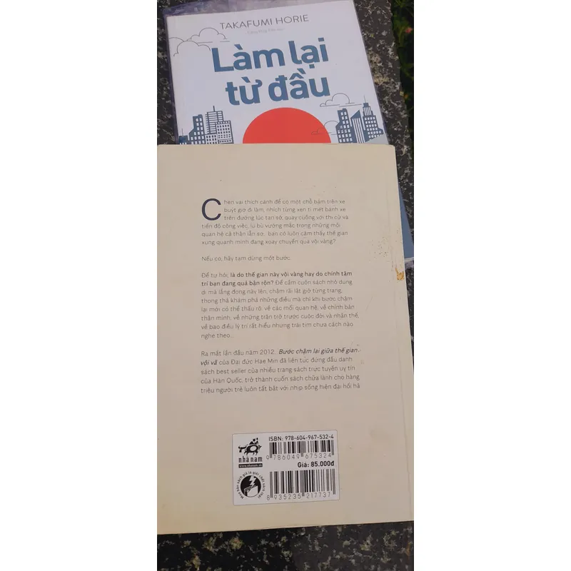 Giữa thế gian vội vã 740933