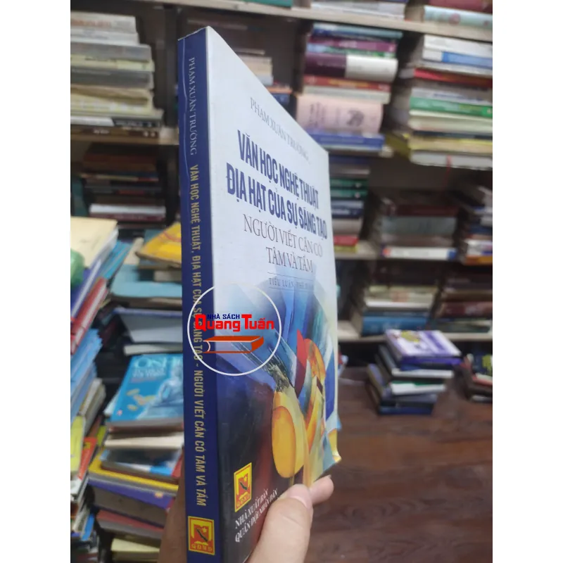 Sách: Văn học nghệ thuật, địa hạt của sự sáng tạo người viết cần có tâm và tầm (A2) 573707