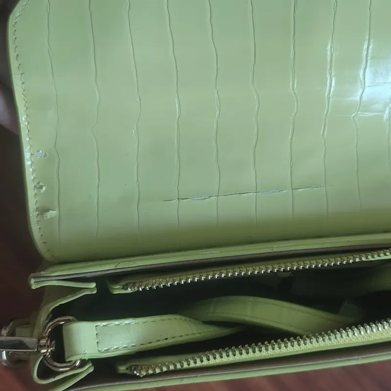 Thanh lý túi xách nữ màu vàng gà non rất dễ thương. 936415