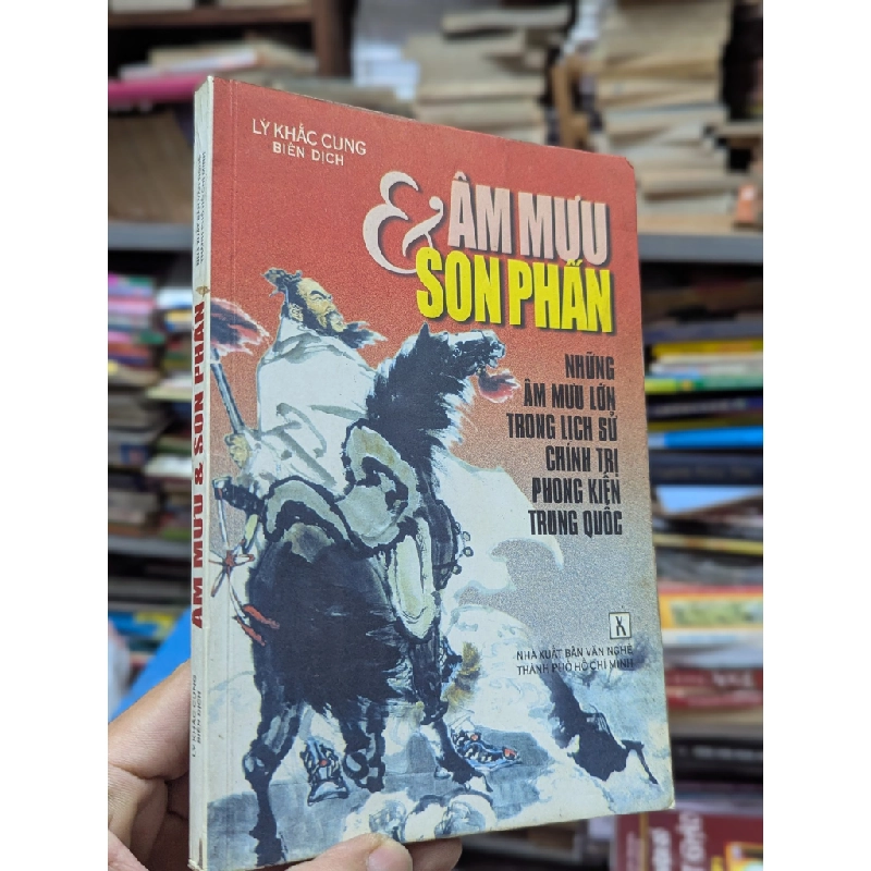 Âm mưu và son phấn - Lạc Ngọc Minh 333796