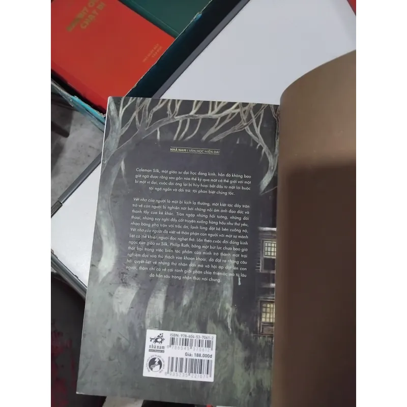 Vết nhơ của người tiểu thuyết của Philip Roth  936592
