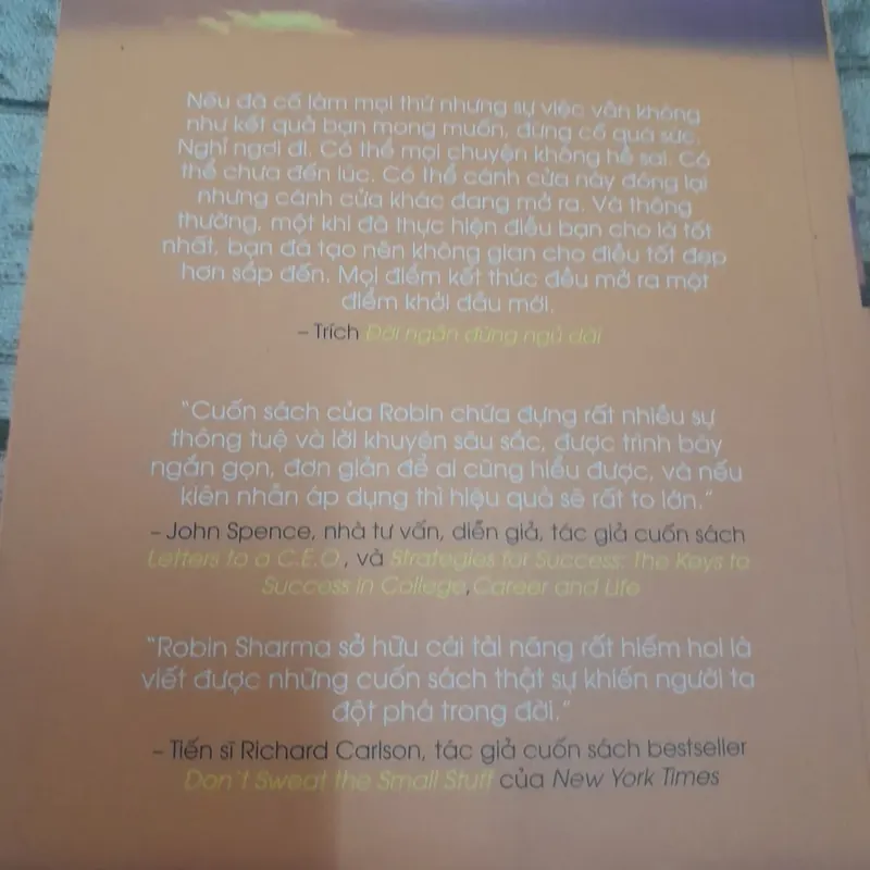 Đời ngắn đừng ngủ dài. Robin Sharma. In lần 22 599310