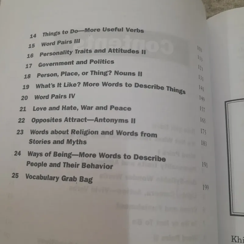 2 cuốn sách rèn luyện từ vựng tiếng Anh. Tác giả Lê Quốc Thảo BBT Infor Stream 701457