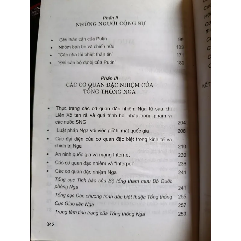 Putin và các cộng sự 1022790
