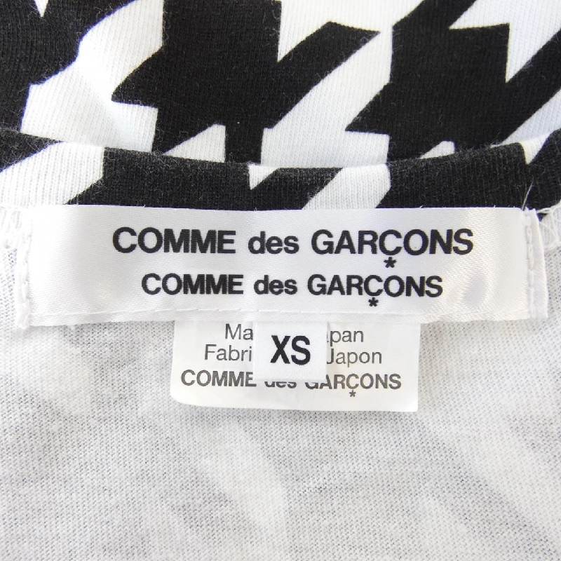 【Mã giảm giá】COMME des GARCONS T-shirt 639348