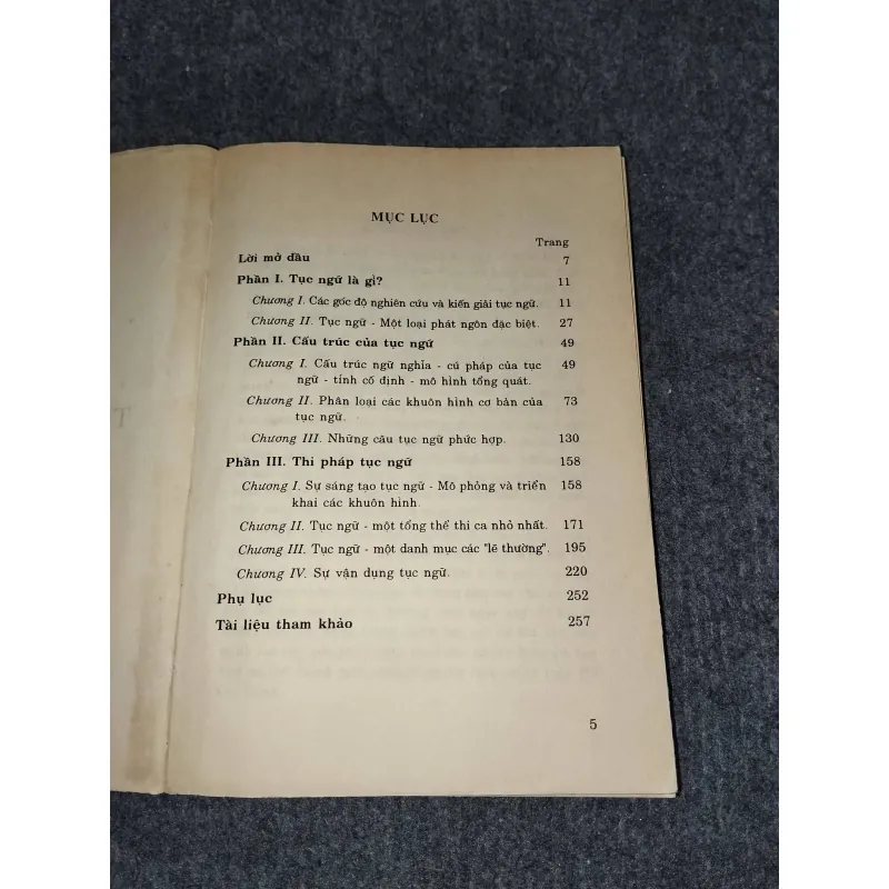 TỤC NGỮ VIỆT NAM. CẤU TRÚC VÀ THI PHÁP 957891