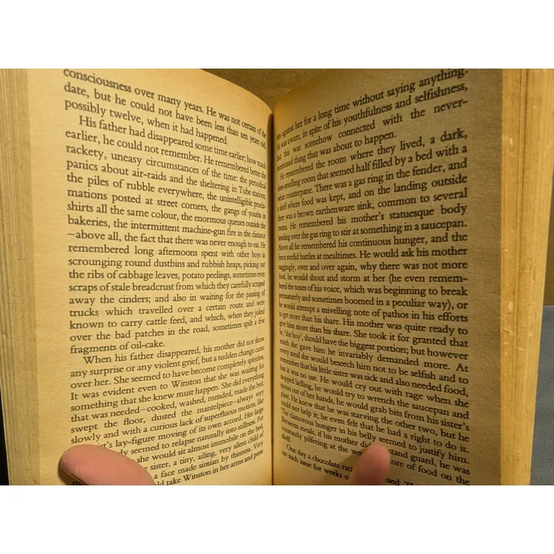 1984 - George Orwell 787859