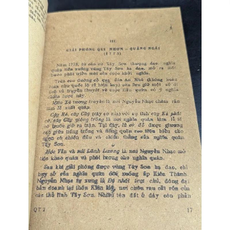 Quang Trung Nguyễn huệ con người và sự nghiệp - Phan Huy Lê 605493