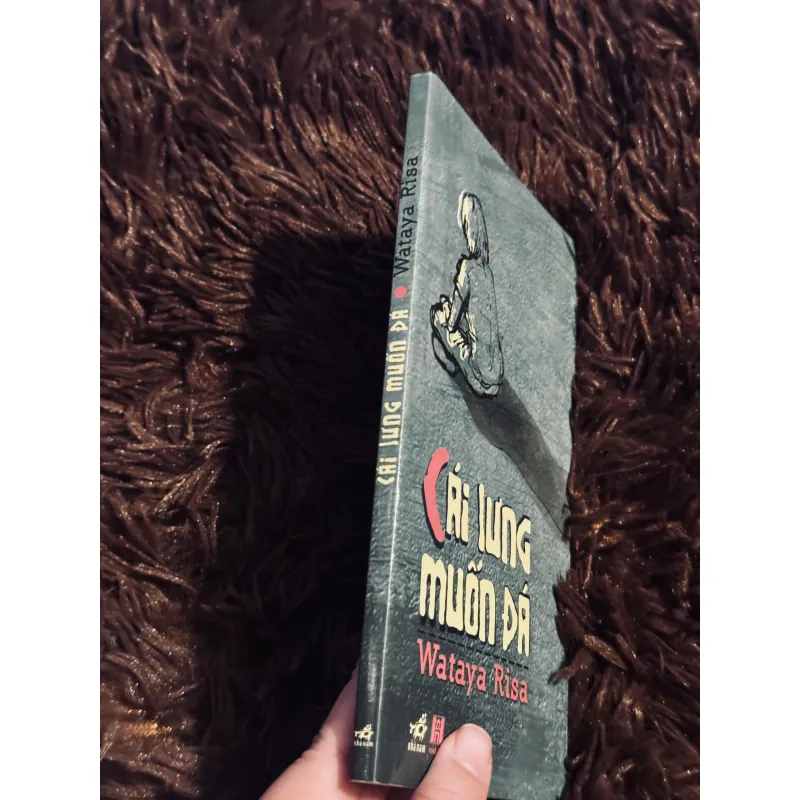 Cái lưng muốn đá 755435