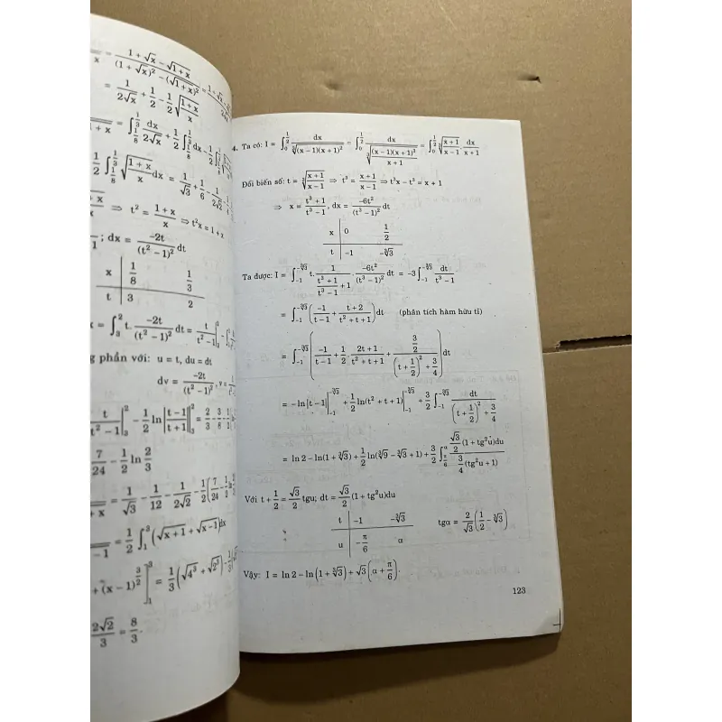 Tích phân giải tích tổ hợp  977936