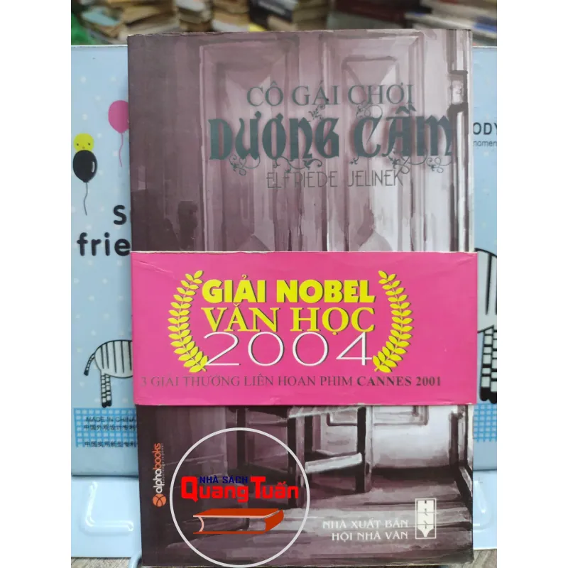 Sách: Cô Gái chơi Dương Cầm - Elfriede Jelinek (A2) 589083