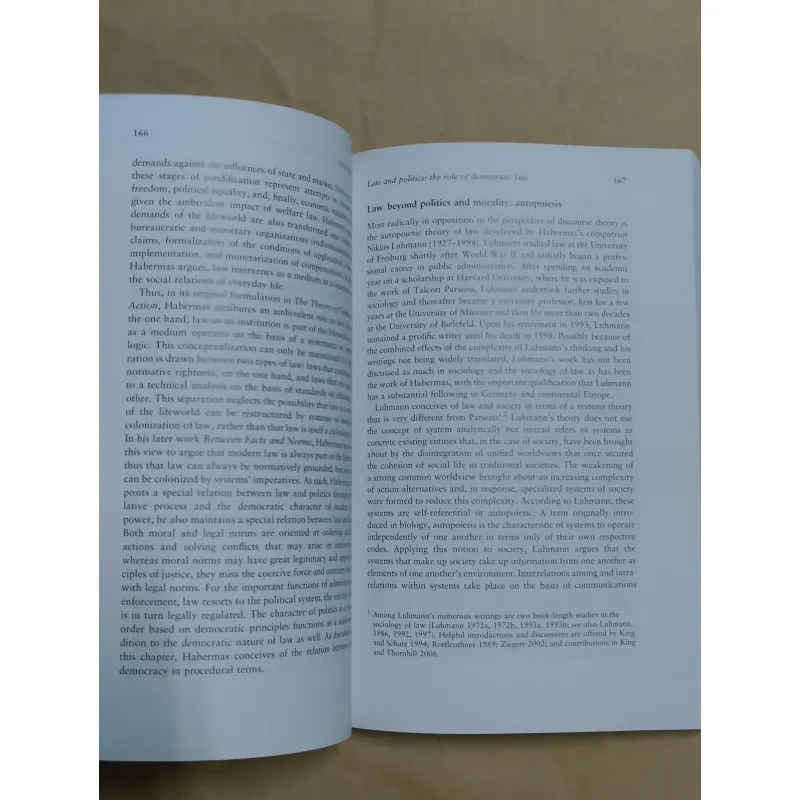 Sociology of Law: Visions of a Scholarly Tradition - Mathieu Deflem 1007190