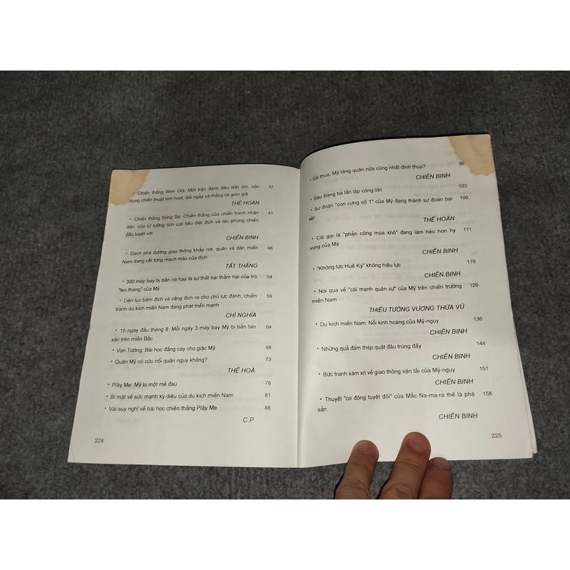 NHỮNG QUẢ ĐẤM THÉP 494544