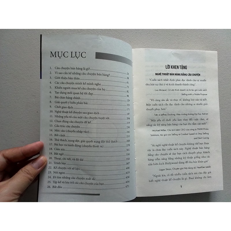 Sách Nghệ thuật bán hàng bằng câu chuyện - Sell with a story.  Tác giả Paul smith 117794