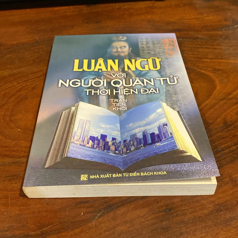LUẬN NGỮ VỚI NGƯỜI QUÂN TỬ THỜI HIỆN ĐẠI, CÓ CHỮ HÁN, XUẤT BẢN NĂM 2008 471766