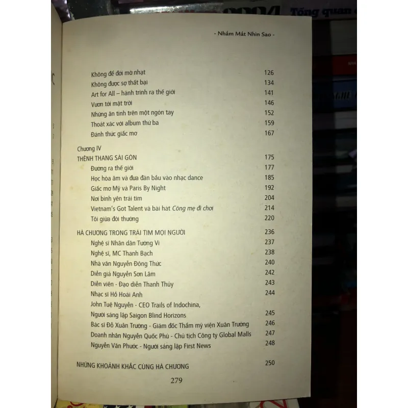 Nhắm Mắt Nhìn Sao - Tự Truyện Nhạc Sĩ Khiếm Thị Hà Chương 776914