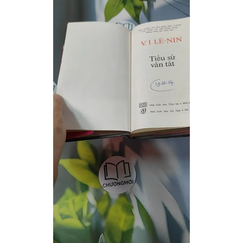 [MIỄN PHÍ BỌC SÁCH] V.I. Lê-nin - Tiểu Sử Vắn Tắt 749555