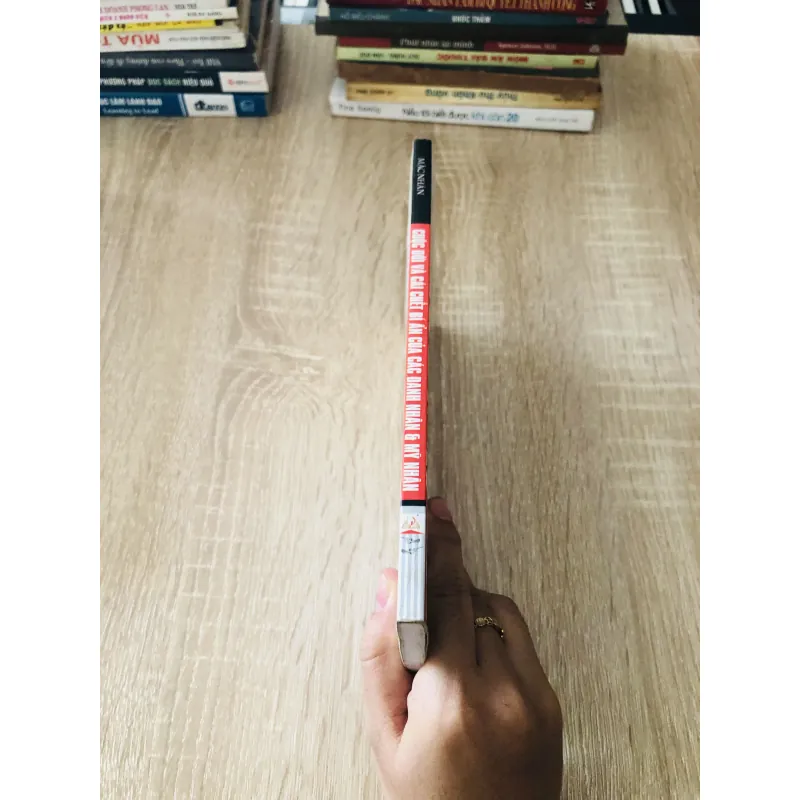 CUỘC ĐỜI VÀ CÁI CHẾT BÍ ẨN CỦA CÁC DANH NHÂN & MỸ NHÂN 1029174