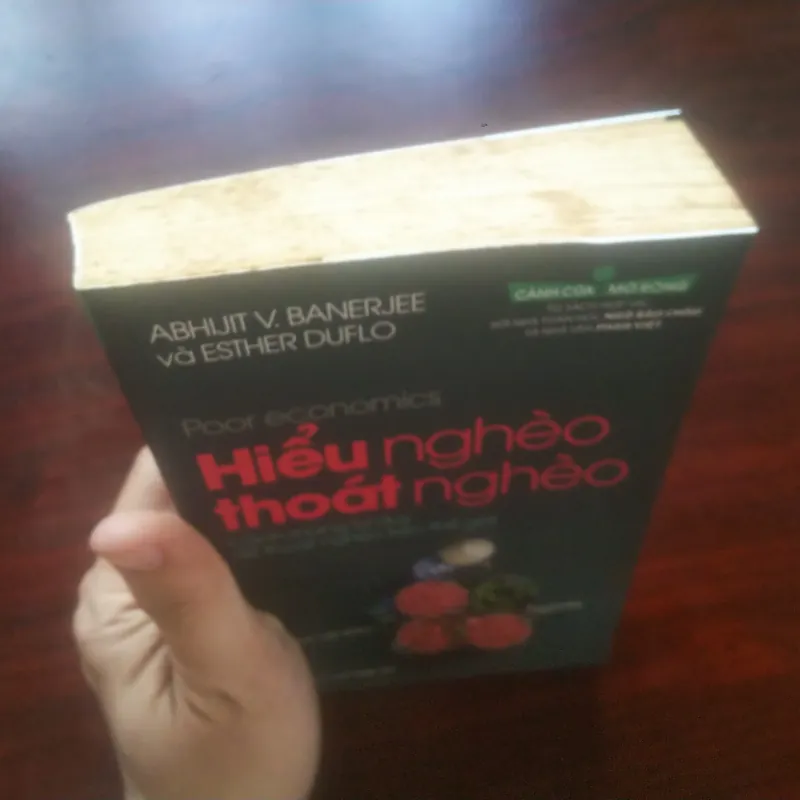 [Sách Kinh Doanh] Hiểu Nghèo Thoát Nghèo (Abhijit V. Banerjee) 990293