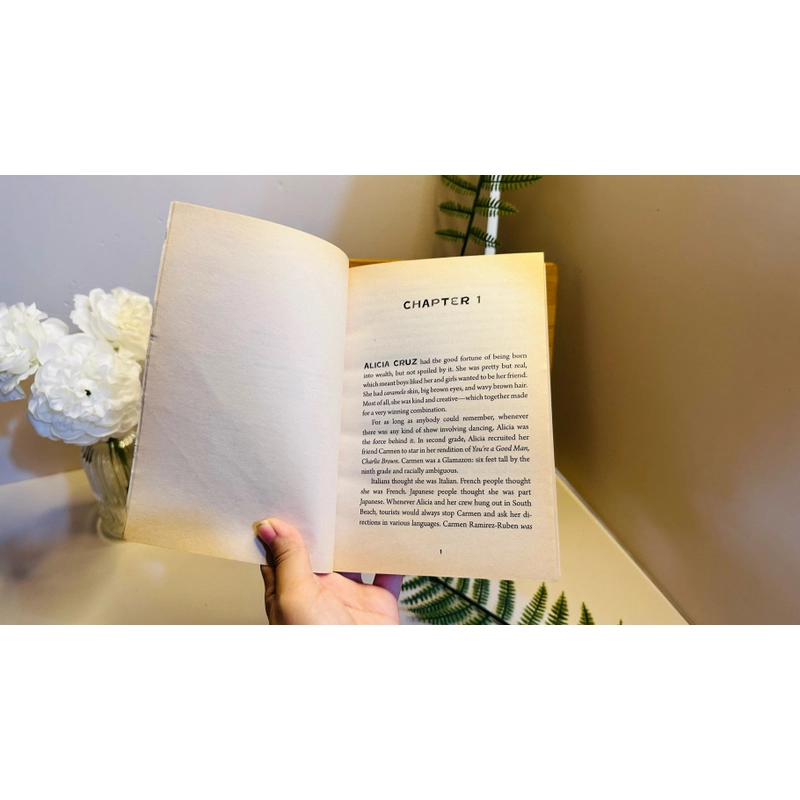 [Sách tiếng Anh 2hand] Like new 90% - Amigas: Fifteen Candles - Veronica Chambers 495331