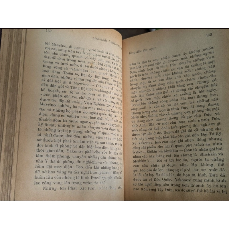 Tầng đầu địa ngục - Alexsandr I Solzhenitsyn ( bản dịch Hải Triều ) 495485