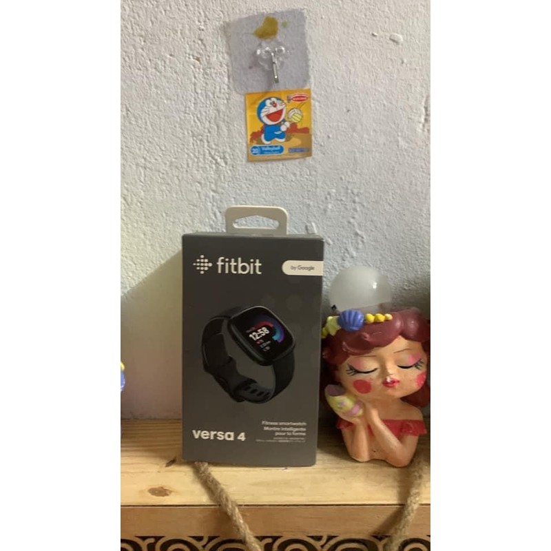 Fitbit versa 4 Like New 99% mang chưa tới 3 lần. Hàng mua bên Cana 166013