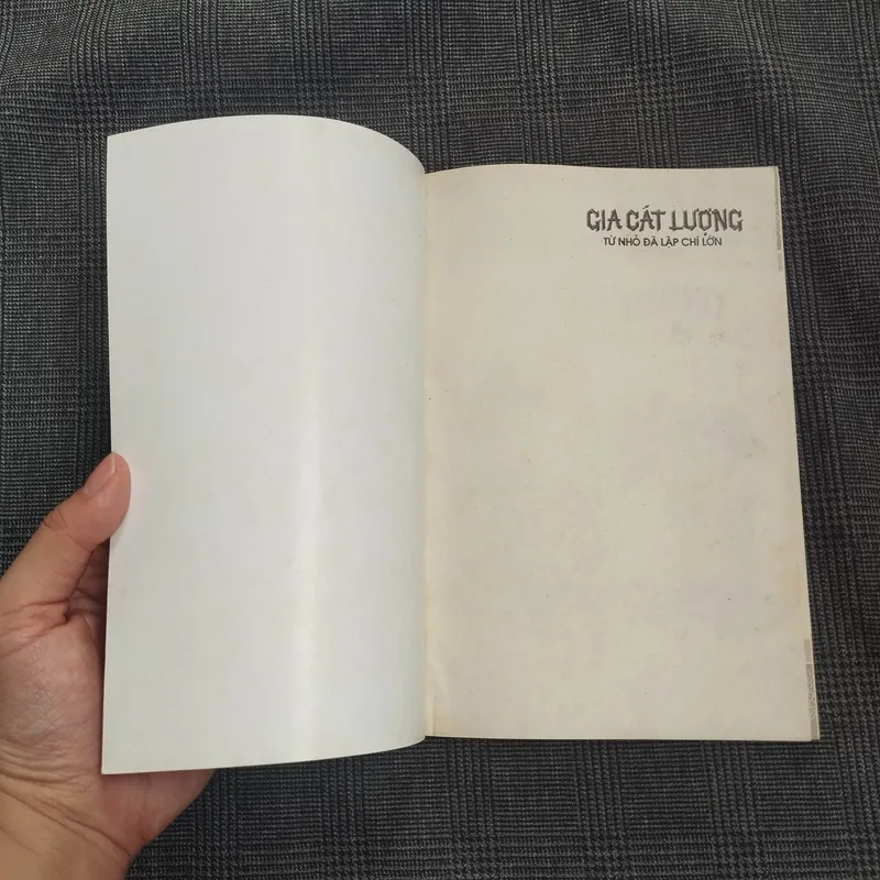 (Gương hiếu thảo người xưa) Gia Cát Lượng từ nhỏ đã lập chí lớn - Đại Lãn (biên soạn) 686722