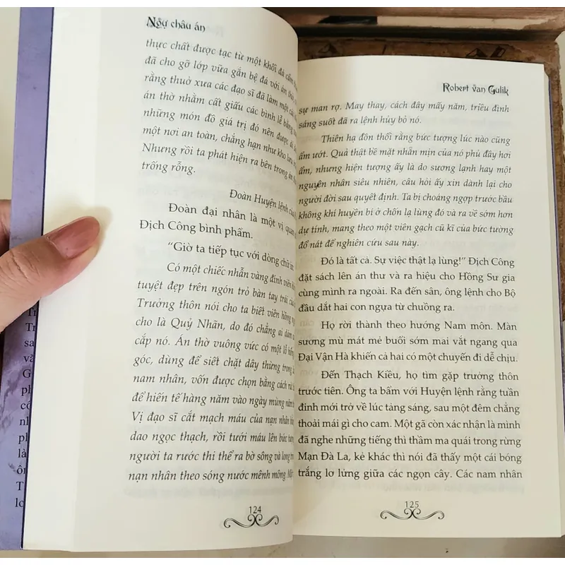 NGỰ CHÂU ÁN (tiểu thuyết trinh thám quan án), tác giả: Robert Van Gulik 705195