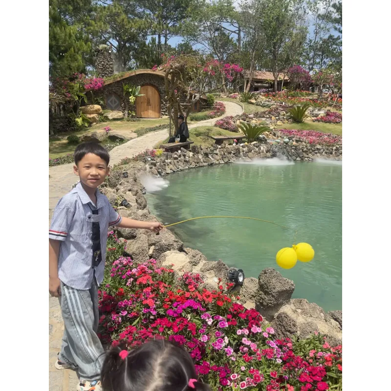 Áo sơ mi kẻ xanh kèm cavat 977059